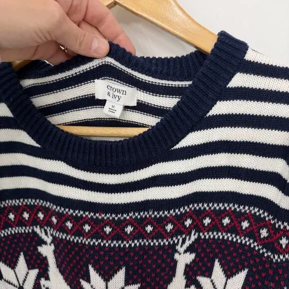 Women’s Crown & Ivy Ugly Christmas Holiday Sweater Reindeer Snowflakes M - Picture 3 of 4